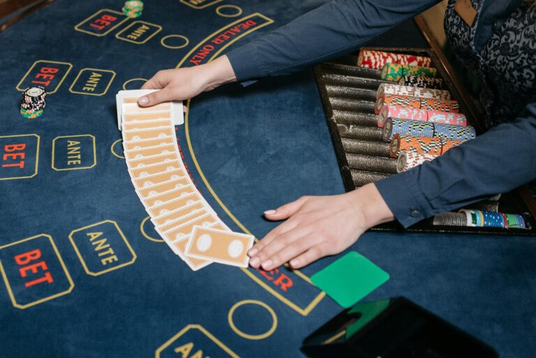 Dragon Tiger vs Baccarat Malaysia 2026: Rules, RTP, Better Choice